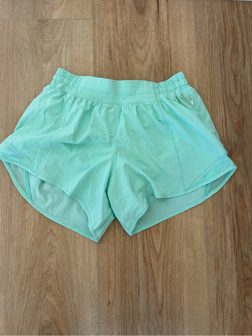 Lululemon Hotty Hot Short II low rise